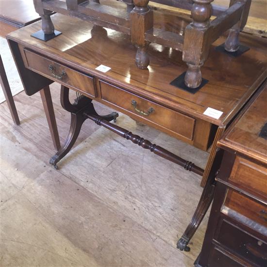 Regency sofa table(-)